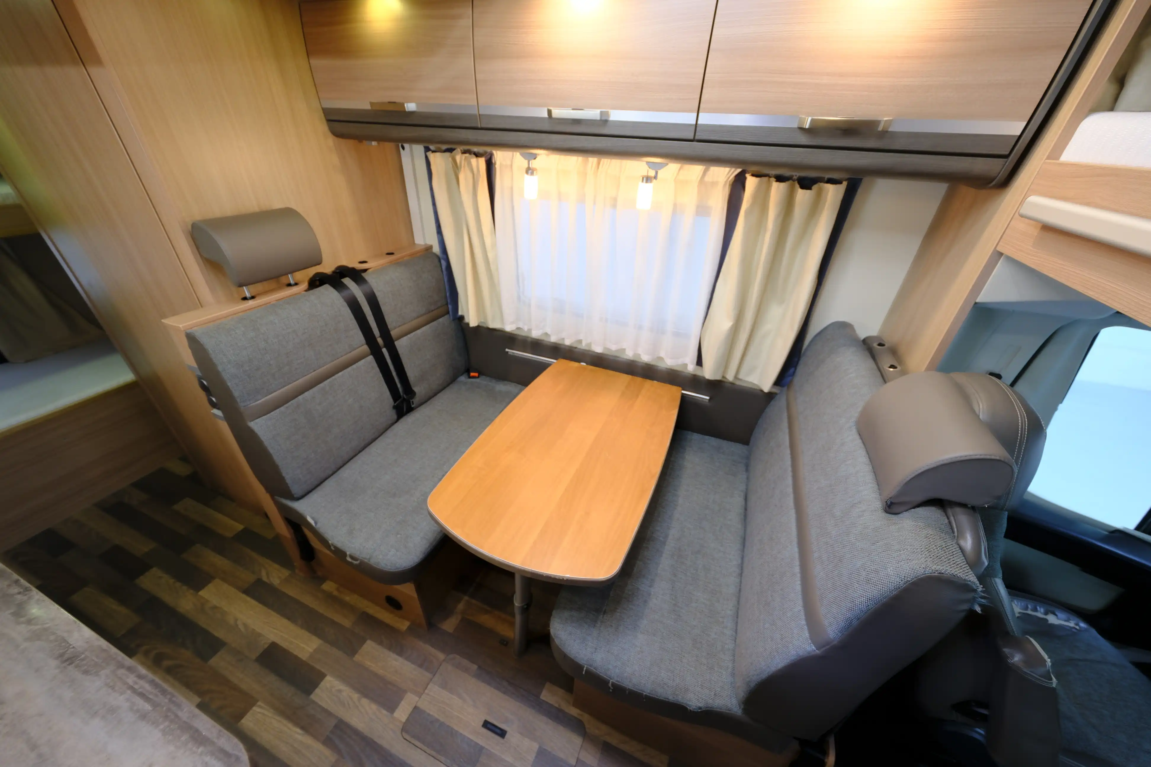 KNAUS Sky Traveller 650 DKG